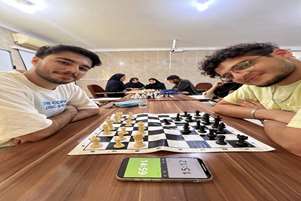 رقابت فکـری دانشجویان در مسابقـات شطـرنـج دانشکده پرستـاری لامـرد 